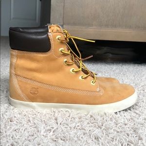 Women’s Timberland Boots Size 8.5